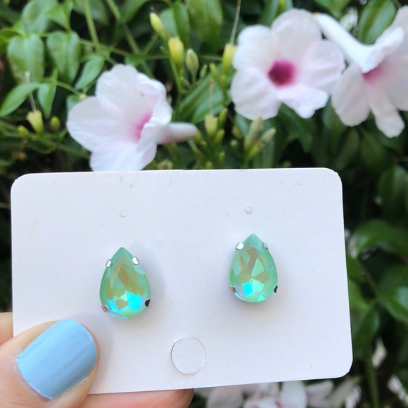 Peridot Aurora Borealis Crystal Pear Earrings - Picture 4 of 8